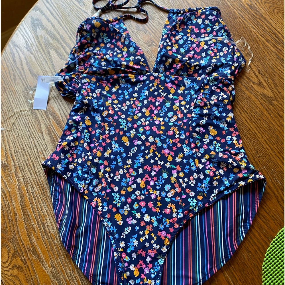 Women’s bathing suit reversible